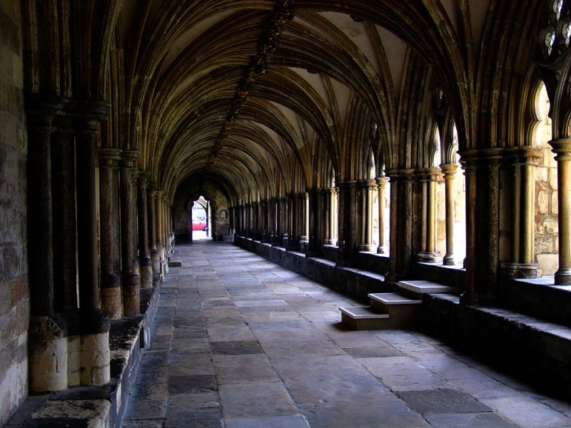 gal/holiday/Norwich 2005/Anglican_Cathedral_cloisters_DSC06411.JPG